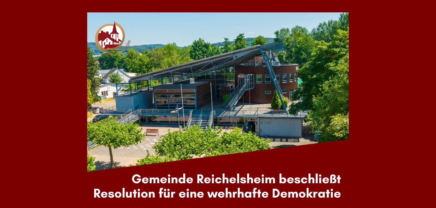 Zweigeteilte Übersicht. Auf der unteren Hälfte ist der Titel des Artikels zu lesen. Auf der oberen Hälfte ist ein zum Artikel passendes Bild platziert.