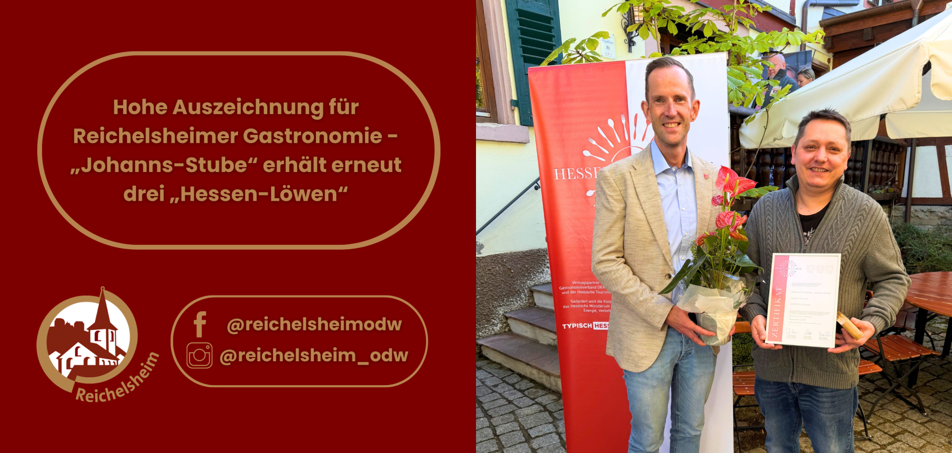Hohe Auszeichnung für Reichelsheimer Gastronomie - „Johanns-Stube“ erhält erneut drei „Hessen-Löwen“ Grafik: Zwei Männer präsentieren Blumen und eine Urkunde vor einem Hessen-Löwen-Banner. Die „Johanns-Stube“ erhält erneut drei Hessen-Löwen.